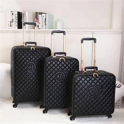 luxury luggage sets for women.